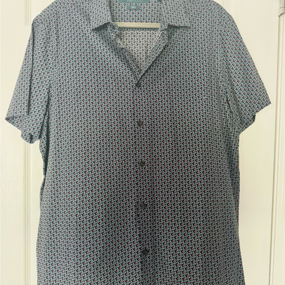 Perry Ellis Black and Geometric Patterned Casual Button Up Shirt